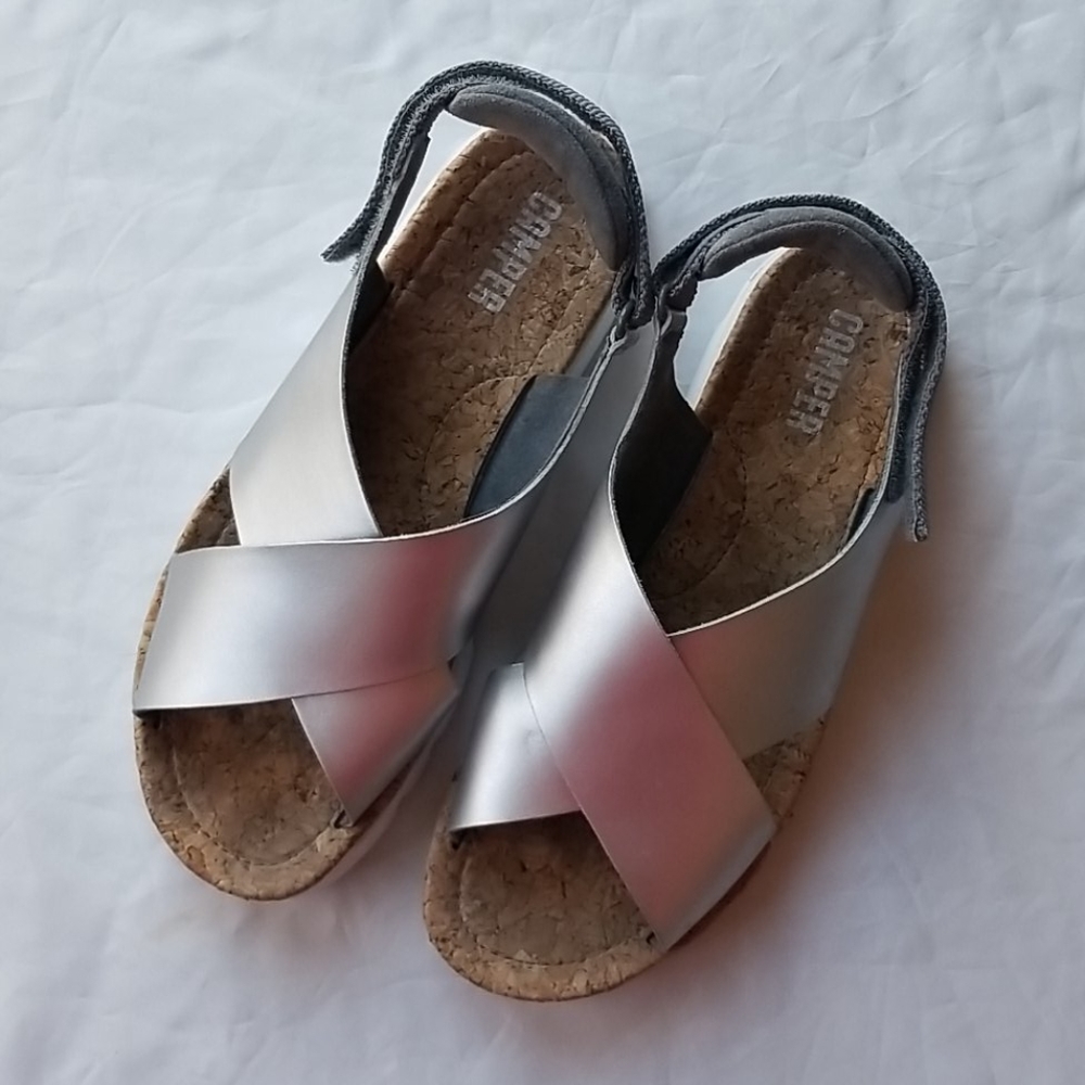 Camper oruga sandal silver metallic size 40